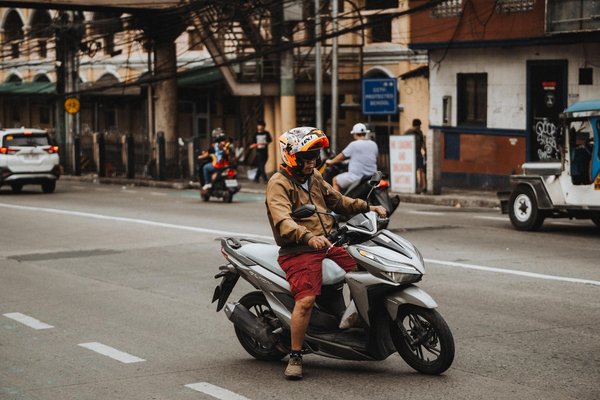 Préparez-vous physiquement pour le stunt moto : Conseils et techniques essentiels